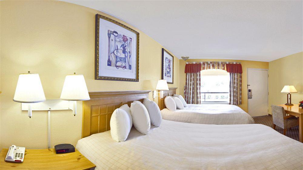 Super 8 By Wyndham Port Royal/Beaufort Экстерьер фото